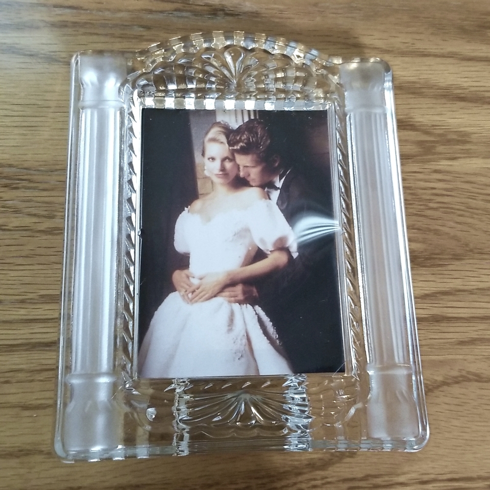 NIB Mikasa Crystal Picture Frames, size 3 in x 4 1/4 in